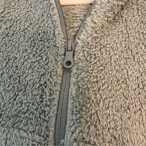 Girlfriend Collective Fleece Bomber Jacket - Picture 4 of 4